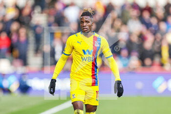 2022-02-12 - Wilfried Zaha (11) of Crystal Palace during the English championship Premier League football match between Brentford and Crystal Palace on February 12, 2022 at Brentford Community Stadium in Brentford, England - BRENTFORD VS CRYSTAL PALACE - ENGLISH PREMIER LEAGUE - SOCCER
