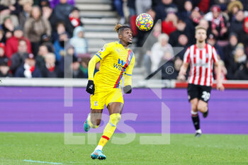 2022-02-12 - Wilfried Zaha (11) of Crystal Palace during the English championship Premier League football match between Brentford and Crystal Palace on February 12, 2022 at Brentford Community Stadium in Brentford, England - BRENTFORD VS CRYSTAL PALACE - ENGLISH PREMIER LEAGUE - SOCCER