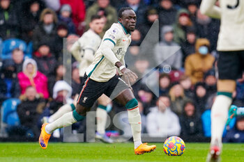 2022-02-13 - Liverpool forward Sadio Mane during the English championship Premier League football match between Burnley and Liverpool on February 13, 2022 at Turf Moor in Burnley, England - BURNLEY VS LIVERPOOL - ENGLISH PREMIER LEAGUE - SOCCER