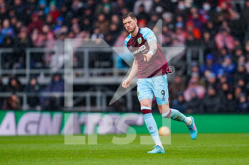 2022-02-13 - Burnley forward Wout Weghorst (9) during the English championship Premier League football match between Burnley and Liverpool on February 13, 2022 at Turf Moor in Burnley, England - BURNLEY VS LIVERPOOL - ENGLISH PREMIER LEAGUE - SOCCER