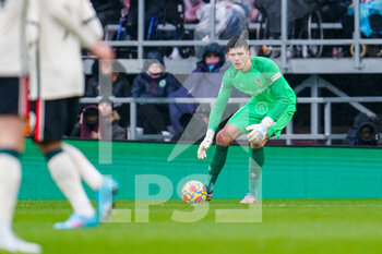 2022-02-13 - Burnley goalkeeper Nick Pope during the English championship Premier League football match between Burnley and Liverpool on February 13, 2022 at Turf Moor in Burnley, England - BURNLEY VS LIVERPOOL - ENGLISH PREMIER LEAGUE - SOCCER