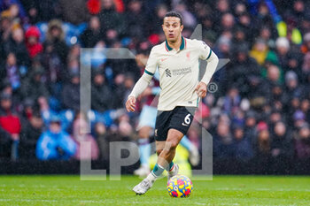 2022-02-13 - Liverpool midfielder Thiago Alcantara during the English championship Premier League football match between Burnley and Liverpool on February 13, 2022 at Turf Moor in Burnley, England - BURNLEY VS LIVERPOOL - ENGLISH PREMIER LEAGUE - SOCCER