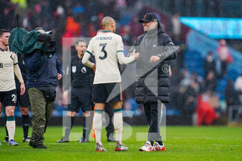 2022-02-13 - Jurgen Klopp of Liverpool (Manager) gestures and reacts at full time with Liverpool midfielder Fabinho (3) during the English championship Premier League football match between Burnley and Liverpool on February 13, 2022 at Turf Moor in Burnley, England - BURNLEY VS LIVERPOOL - ENGLISH PREMIER LEAGUE - SOCCER