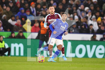 2022-02-13 - Leicester City Defender James Justin (2) during the English championship Premier League football match between Leicester City and West Ham United on February 13, 2022 at the King Power Stadium in Leicester, England - LEICESTER CITY VS WEST HAM UNITED - ENGLISH PREMIER LEAGUE - SOCCER