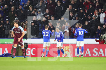 2022-02-13 - Leicester City Midfielder Youri Tielemans (8) celebrates equalising 1-1 during the English championship Premier League football match between Leicester City and West Ham United on February 13, 2022 at the King Power Stadium in Leicester, England - LEICESTER CITY VS WEST HAM UNITED - ENGLISH PREMIER LEAGUE - SOCCER