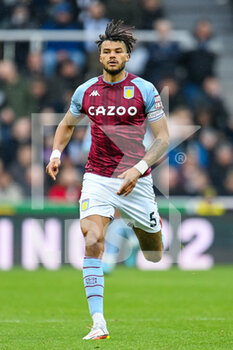 2022-02-13 - Aston Villa's Tyrone Mings during the English championship Premier League football match between Newcastle United and Aston Villa on February 13, 2022 at St James' Park in Newcastle, England - NEWCASTLE UNITED VS ASTON VILLA - ENGLISH PREMIER LEAGUE - SOCCER