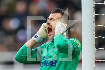 2022-02-13 - Newcastle United's goalkeeper Martin Dubravka during the English championship Premier League football match between Newcastle United and Aston Villa on February 13, 2022 at St James' Park in Newcastle, England - NEWCASTLE UNITED VS ASTON VILLA - ENGLISH PREMIER LEAGUE - SOCCER