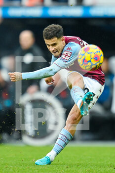 2022-02-13 - Aston Villa's Philippe Coutinho during the English championship Premier League football match between Newcastle United and Aston Villa on February 13, 2022 at St James' Park in Newcastle, England - NEWCASTLE UNITED VS ASTON VILLA - ENGLISH PREMIER LEAGUE - SOCCER