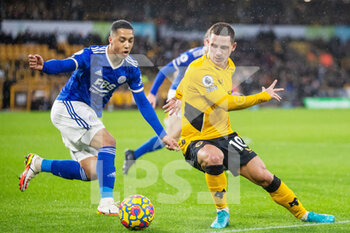 2022-02-20 - Daniel Podence of Wolverhampton Wanderers (10) and Youri Tielemans of Leicester during the English championship Premier League football match between Wolverhampton Wanderers and Leicester City on February 20, 2022 at Molineux stadium in Wolverhampton, England - WOLVERHAMPTON WANDERERS VS LEICESTER CITY - ENGLISH PREMIER LEAGUE - SOCCER