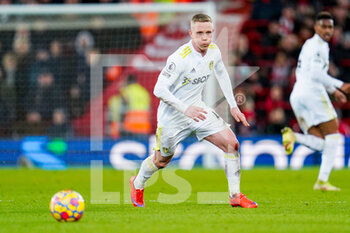 2022-02-23 - Leeds United midfielder Adam Forshaw during the English championship Premier League football match between Liverpool and Leeds United on February 23, 2022 at Anfield stadium in Liverpool, England - LIVERPOOL VS LEEDS UNITED - ENGLISH PREMIER LEAGUE - SOCCER