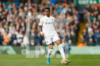 2022-02-26 - Leeds United defender Junior Firpo during the English championship Premier League football match between Leeds United and Tottenham Hotspur on February 26, 2022 at Elland Road in Leeds, England - LEEDS UNITED VS TOTTENHAM HOTSPUR - ENGLISH PREMIER LEAGUE - SOCCER