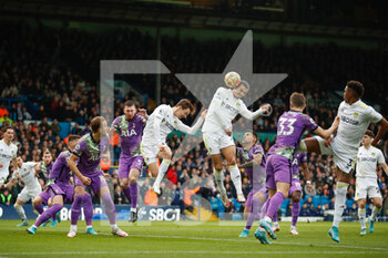 2022-02-26 - Leeds United defender Pascal Struijk (21) with a header on goal during the English championship Premier League football match between Leeds United and Tottenham Hotspur on February 26, 2022 at Elland Road in Leeds, England - LEEDS UNITED VS TOTTENHAM HOTSPUR - ENGLISH PREMIER LEAGUE - SOCCER