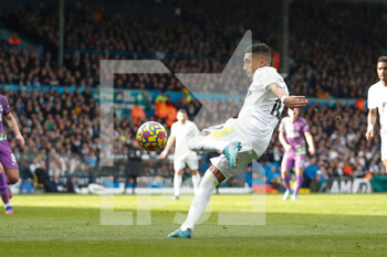 2022-02-26 - Leeds United midfielder Raphinha during the English championship Premier League football match between Leeds United and Tottenham Hotspur on February 26, 2022 at Elland Road in Leeds, England - LEEDS UNITED VS TOTTENHAM HOTSPUR - ENGLISH PREMIER LEAGUE - SOCCER