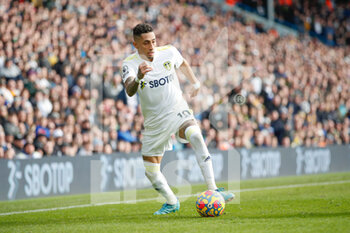 2022-02-26 - Leeds United midfielder Raphinha during the English championship Premier League football match between Leeds United and Tottenham Hotspur on February 26, 2022 at Elland Road in Leeds, England - LEEDS UNITED VS TOTTENHAM HOTSPUR - ENGLISH PREMIER LEAGUE - SOCCER