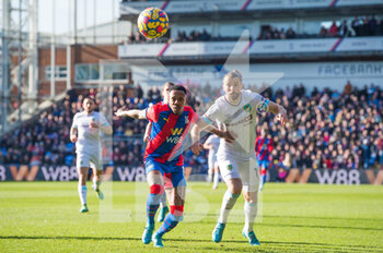 2022-02-26 - Crystal Palace defender Nathaniel Clyne (17) and Burnley forward Jay Rodriguez (19) battle for the ball during the English championship Premier League football match between Crystal Palace and Burnley on February 26, 2022 at Selhurst Park in London, England - CRYSTAL PALACE VS BURNLEY - ENGLISH PREMIER LEAGUE - SOCCER