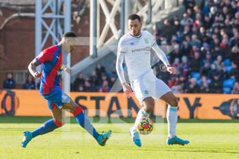 2022-02-26 - Crystal Palace defender Nathaniel Clyne (17) and Burnley midfielder Dwight McNeil (11) during the English championship Premier League football match between Crystal Palace and Burnley on February 26, 2022 at Selhurst Park in London, England - CRYSTAL PALACE VS BURNLEY - ENGLISH PREMIER LEAGUE - SOCCER