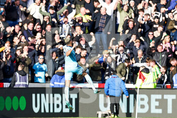 2022-02-26 - Joelinton (7) of Newcastle United celebrates his goal during the English championship Premier League football match between Brentford and Newcastle United on February 26, 2022 at Brentford Community Stadium in Brentford, England - BRENTFORD VS NEWCASTLE UNITED - ENGLISH PREMIER LEAGUE - SOCCER