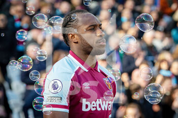 2022-02-27 - West Ham United forward Michail Antonio before the English championship Premier League football match between West Ham United and Wolverhampton Wanderers on February 27, 2022 at the London Stadium in London, England - WEST HAM UNITED VS WOLVERHAMPTON WANDERERS - ENGLISH PREMIER LEAGUE - SOCCER