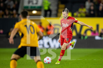 2022-03-10 - Watford midfielder Tom Cleverley during the English championship Premier League football match between Wolverhampton Wanderers and Watford on March 10, 2022 at Molineux stadium in Wolverhampton, England - WOLVERHAMPTON WANDERERS VS WATFORD - ENGLISH PREMIER LEAGUE - SOCCER