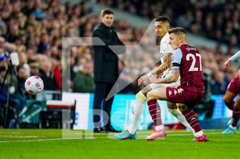 2022-03-10 - Leeds United midfielder Raphinha (10) and Lucas Digne of Aston Villa during the English championship Premier League football match between Leeds United and Aston Villa on March 10, 2022 at Elland Road in Leeds, England - LEEDS UNITED VS ASTON VILLA - ENGLISH PREMIER LEAGUE - SOCCER