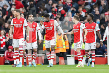2022-03-13 - Thomas Partey (5) of Arsenal celebrates his goal 1-0 with teammates during the English championship Premier League football match between Arsenal and Leicester City on March 13, 2022 at the Emirates Stadium in London, England - ARSENAL VS LEICESTER CITY - ENGLISH PREMIER LEAGUE - SOCCER