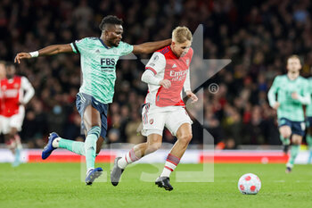 2022-03-13 - Emile Smith Rowe (10) of Arsenal tussles with Daniel Amartey (18) of Leicester City during the English championship Premier League football match between Arsenal and Leicester City on March 13, 2022 at the Emirates Stadium in London, England - ARSENAL VS LEICESTER CITY - ENGLISH PREMIER LEAGUE - SOCCER