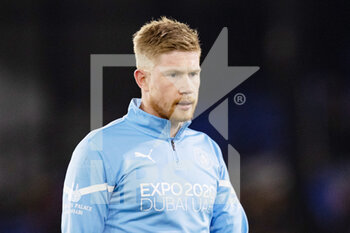 2022-03-14 - Manchester City midfielder Kevin De Bruyne warming up before the English championship Premier League football match between Crystal Palace and Manchester City on March 14, 2022 at Selhurst Park in London, England - CRYSTAL PALACE VS MANCHESTER CITY - ENGLISH PREMIER LEAGUE - SOCCER