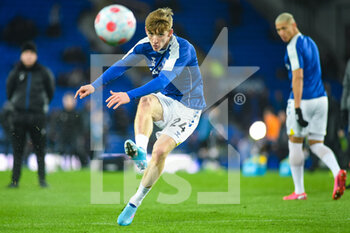 2022-03-17 - Everton's midfielder Anthony Gordon (24) warms up before the English championship Premier League football match between Everton and Newcastle United on March 17, 2022 at Goodison Park in Liverpool, England - EVERTON VS NEWCASTLE UNITED - ENGLISH PREMIER LEAGUE - SOCCER