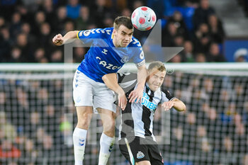 2022-03-17 - Everton's defender Seamus Coleman (23) and Ryan Fraser of Newcastle during the English championship Premier League football match between Everton and Newcastle United on March 17, 2022 at Goodison Park in Liverpool, England - EVERTON VS NEWCASTLE UNITED - ENGLISH PREMIER LEAGUE - SOCCER