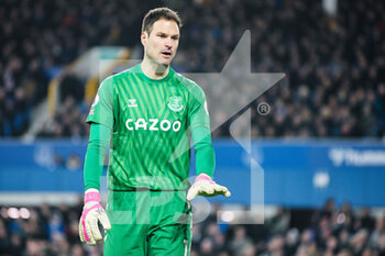 2022-03-17 - Everton's goalkeeper Asmir Begovic during the English championship Premier League football match between Everton and Newcastle United on March 17, 2022 at Goodison Park in Liverpool, England - EVERTON VS NEWCASTLE UNITED - ENGLISH PREMIER LEAGUE - SOCCER