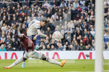 2022-03-20 - Heung-Min Son (7) of Tottenham Hotspur scores a goal 2-0 during the English championship Premier League football match between Tottenham Hotspur and West Ham United on March 20, 2022 at Tottenham Hotspur Stadium in London, England - TOTTENHAM HOTSPUR VS WEST HAM UNITED - ENGLISH PREMIER LEAGUE - SOCCER