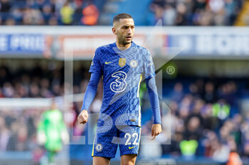 2022-04-02 - Hakim Ziyech (22) of Chelsea during the English championship Premier League football match between Chelsea and Brentford on April 2, 2022 at Stamford Bridge in London, England - CHELSEA VS BRENTFORD - ENGLISH PREMIER LEAGUE - SOCCER