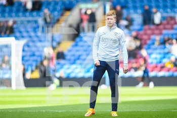 2022-04-02 - Manchester City's midfielder Kevin De Bruyne warms up during the English championship Premier League football match between Burnley and Manchester City on April 2, 2022 at Turf Moor in Burnley, England - BURNLEY VS MANCHESTER CITY - ENGLISH PREMIER LEAGUE - SOCCER
