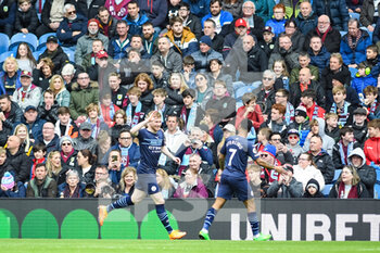 2022-04-02 - Manchester City's midfielder Kevin De Bruyne (17) celebrates his goal 0-1 during the English championship Premier League football match between Burnley and Manchester City on April 2, 2022 at Turf Moor in Burnley, England - BURNLEY VS MANCHESTER CITY - ENGLISH PREMIER LEAGUE - SOCCER