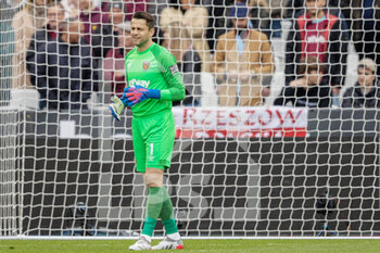 2022-04-03 - West Ham United goalkeeper Lukasz Fabianski during the English championship Premier League football match between West Ham United and Everton on April 3, 2022 at the London Stadium in London, England - WEST HAM UNITED VS EVERTON - ENGLISH PREMIER LEAGUE - SOCCER