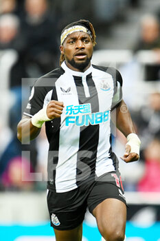 2022-04-08 - Newcastle United's Allan Saint-Maximin during the English championship Premier League football match between Newcastle United and Wolverhampton Wanderers on April 8, 2022 at St James' Park in Newcastle, England - NEWCASTLE UNITED VS WOLVERHAMPTON WANDERERS - ENGLISH PREMIER LEAGUE - SOCCER