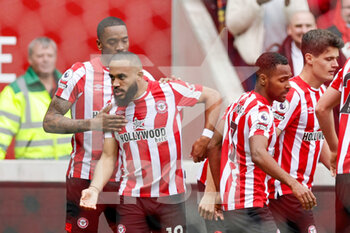 2022-04-10 - Bryan Mbeumo (19) of Brentford scores a goal and celebrates 1-0 during the English championship Premier League football match between Brentford and West Ham United on April 10, 2022 at Brentford Community Stadium in Brentford, England - BRENTFORD VS WEST HAM UNITED - ENGLISH PREMIER LEAGUE - SOCCER