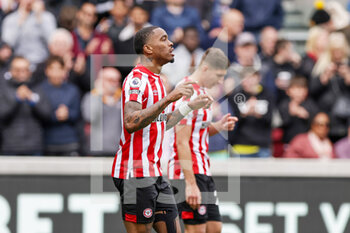 2022-04-10 - Ivan Toney (17) of Brentford celebrates his goal 2-0 during the English championship Premier League football match between Brentford and West Ham United on April 10, 2022 at Brentford Community Stadium in Brentford, England - BRENTFORD VS WEST HAM UNITED - ENGLISH PREMIER LEAGUE - SOCCER