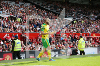 2022-04-17 - Norwich City forward Teemu Pukki (22) celebrates after his goal 2-1 during the English championship Premier League football match between Manchester United and Norwich City on April 16, 2022 at Old Trafford in Manchester, England - MANCHESTER UNITED VS NORWICH CITY - ENGLISH PREMIER LEAGUE - SOCCER