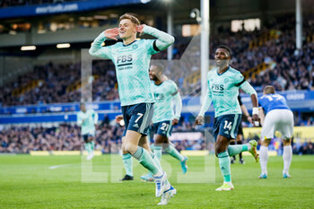 2022-04-20 - Leicester City's midfielder Harvey Barnes (7) celebrates a goal 0-1 during the English championship Premier League football match between Everton and Leicester City on April 20, 2022 at Goodison Park in Liverpool, England - EVERTON VS LEICESTER CITY - ENGLISH PREMIER LEAGUE - SOCCER