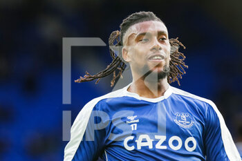 2022-04-20 - Everton's midfielder Alex Iwobi warms up before the English championship Premier League football match between Everton and Leicester City on April 20, 2022 at Goodison Park in Liverpool, England - EVERTON VS LEICESTER CITY - ENGLISH PREMIER LEAGUE - SOCCER