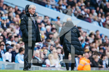2022-04-23 - Watford's manager Roy Hodgson during the English championship Premier League football match between Manchester City and Watford on April 23, 2022 at the Etihad Stadium in Manchester, England - MANCHESTER CITY VS WATFORD - ENGLISH PREMIER LEAGUE - SOCCER