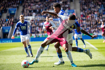 2022-04-23 - Aston Villa midfielder Leon Bailey (31) battles for possession during the English championship Premier League football match between Leicester City and Aston Villa on April 23, 2022 at the King Power Stadium in Leicester, England - LEICESTER CITY VS ASTON VILLA - ENGLISH PREMIER LEAGUE - SOCCER