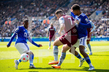 2022-04-23 - John McGinn of Aston Villa and Ademola Lookman, Wesley Fofana of Leicester City during the English championship Premier League football match between Leicester City and Aston Villa on April 23, 2022 at the King Power Stadium in Leicester, England - LEICESTER CITY VS ASTON VILLA - ENGLISH PREMIER LEAGUE - SOCCER