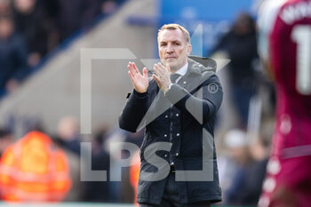 2022-04-23 - Leicester City Manager Brendan Rodgers applauds fans after the English championship Premier League football match between Leicester City and Aston Villa on April 23, 2022 at the King Power Stadium in Leicester, England - LEICESTER CITY VS ASTON VILLA - ENGLISH PREMIER LEAGUE - SOCCER