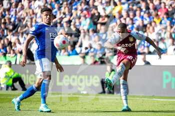 2022-04-23 - Aston Villa defender Ashley Young (18) during the English championship Premier League football match between Leicester City and Aston Villa on April 23, 2022 at the King Power Stadium in Leicester, England - LEICESTER CITY VS ASTON VILLA - ENGLISH PREMIER LEAGUE - SOCCER