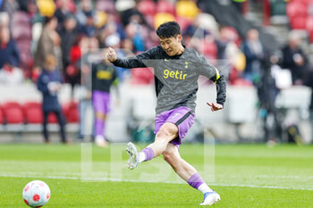 2022-04-23 - Son Heung-Min (7) of Tottenham Hotspur warms up during the English championship Premier League football match between Brentford and Tottenham Hotspur on April 23, 2022 at Brentford Community Stadium in Brentford, England - BRENTFORD VS TOTTENHAM HOTSPUR - ENGLISH PREMIER LEAGUE - SOCCER