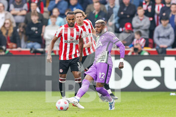 2022-04-23 - Emerson Royal (12) of Tottenham Hotspur during the English championship Premier League football match between Brentford and Tottenham Hotspur on April 23, 2022 at Brentford Community Stadium in Brentford, England - BRENTFORD VS TOTTENHAM HOTSPUR - ENGLISH PREMIER LEAGUE - SOCCER