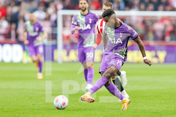 2022-04-23 - Ryan Sessegnon (19) of Tottenham Hotspur during the English championship Premier League football match between Brentford and Tottenham Hotspur on April 23, 2022 at Brentford Community Stadium in Brentford, England - BRENTFORD VS TOTTENHAM HOTSPUR - ENGLISH PREMIER LEAGUE - SOCCER