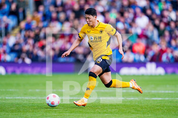 2022-04-24 - Wolverhampton Wanderers forward Hwang Hee-chan during the English championship Premier League football match between Burnley and Wolverhampton Wanderers on April 24, 2022 at Turf Moor in Burnley, England - BURNLEY VS WOLVERHAMPTON WANDERERS - ENGLISH PREMIER LEAGUE - SOCCER